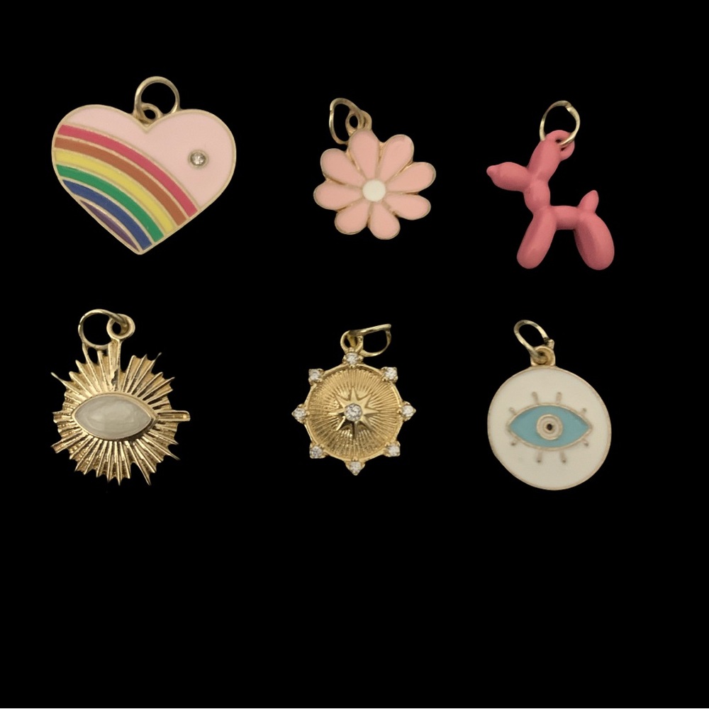 Lot of 6 Colorful Charms❤️